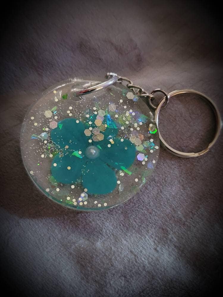 Pretty Blue Flower Glittery Keychain