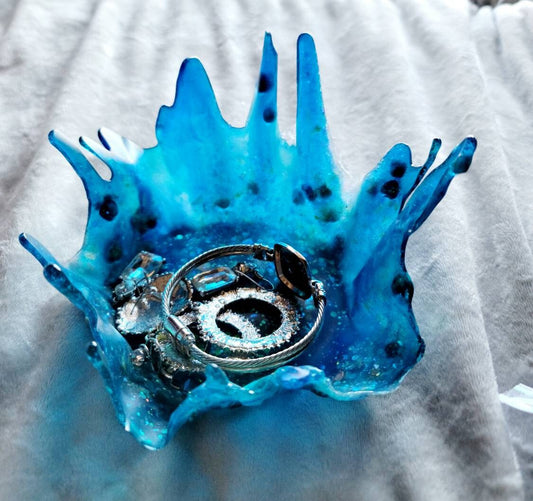 Free Form Ocean Splash Resin Bowl with Seashells