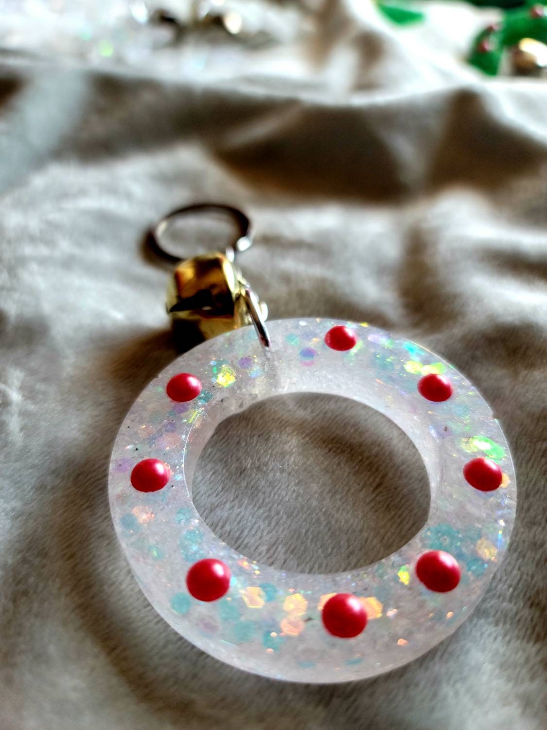 Frosty Christmas Wreath Keychain